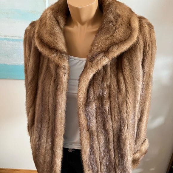Beautiful Brown Mink Fur Coat - Picture 2 of 8